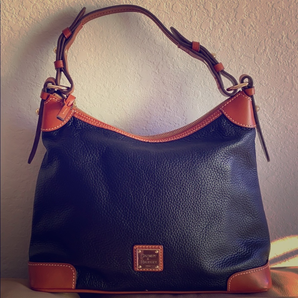 Dooney & Burke Handbag! 🖤🤎